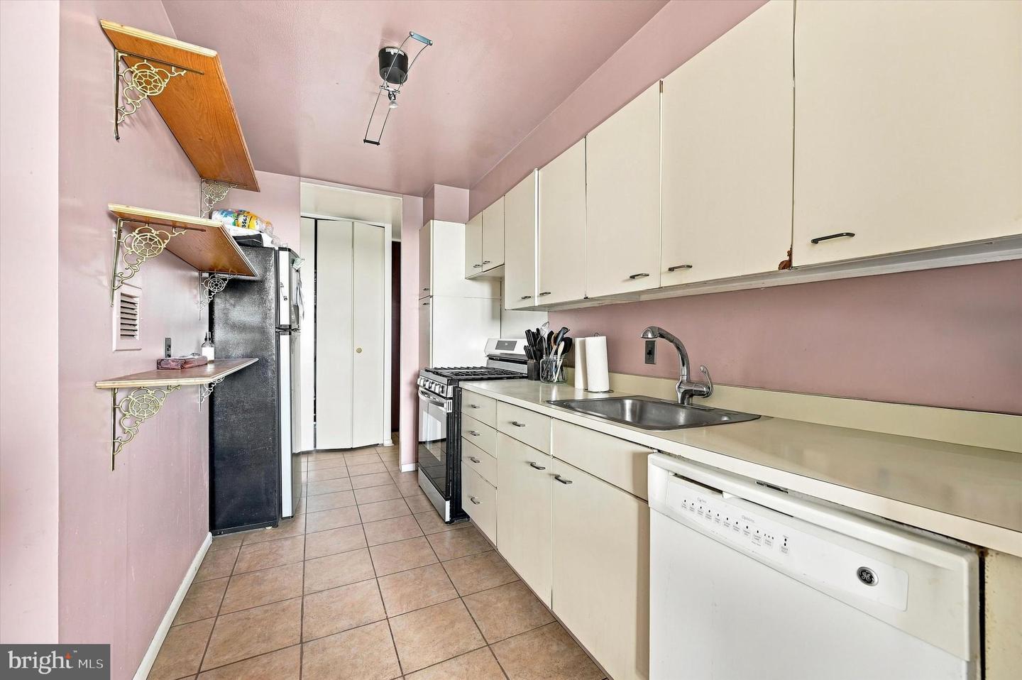 3600-00 Conshohocken Ave #1414 Property Photo 9