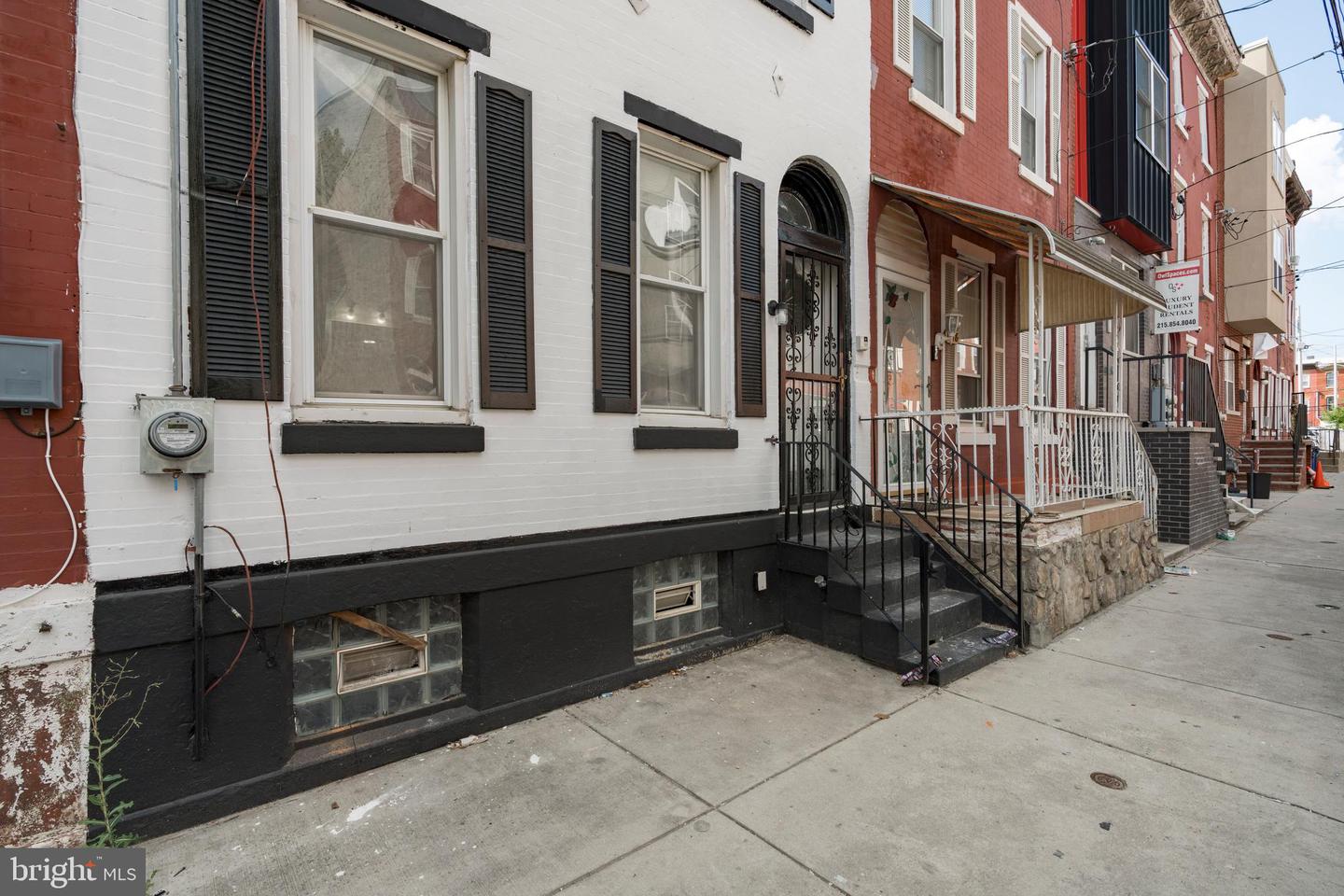1716 N Willington St Property Photo 2