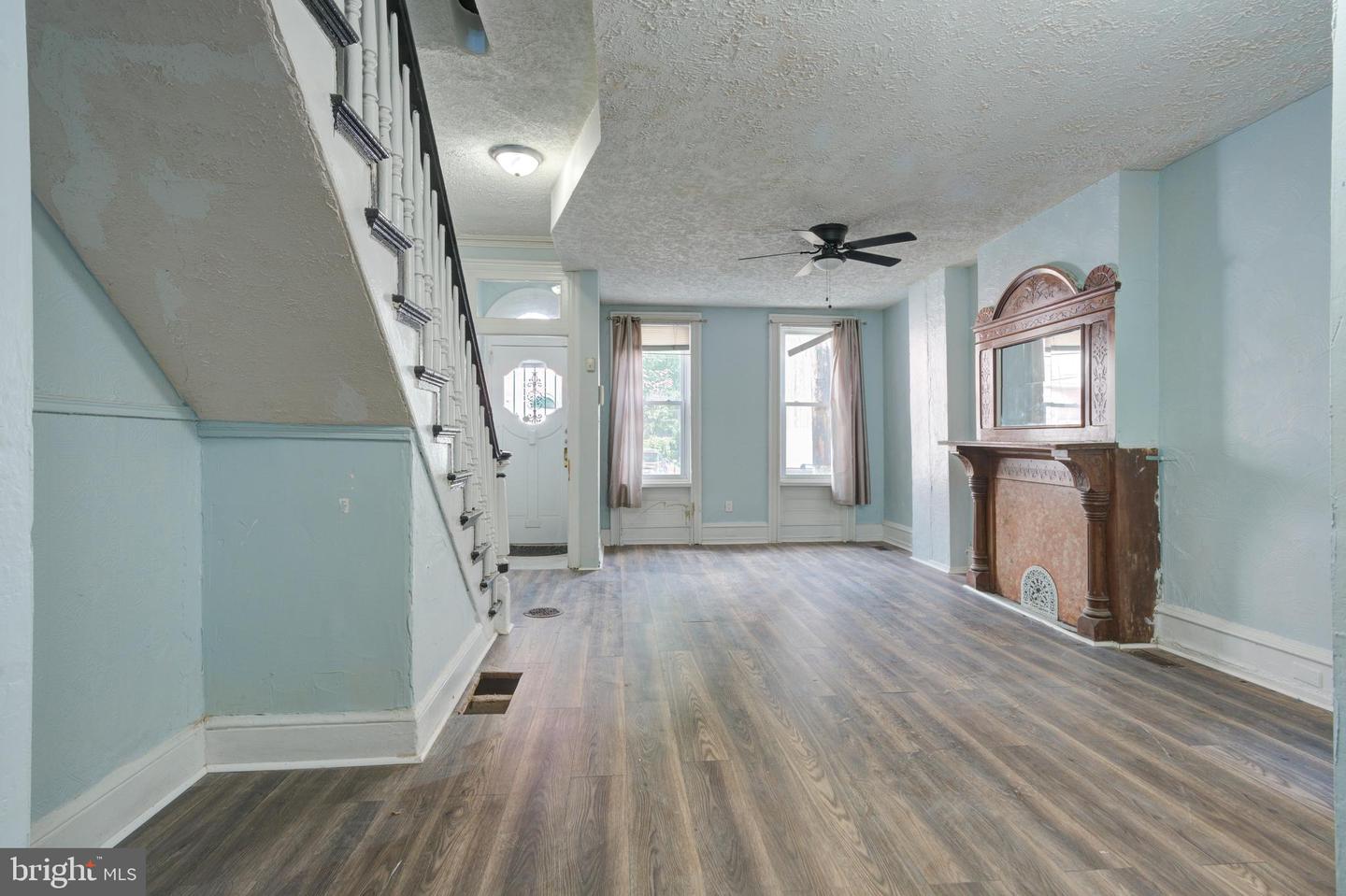 1716 N Willington St Property Photo 8