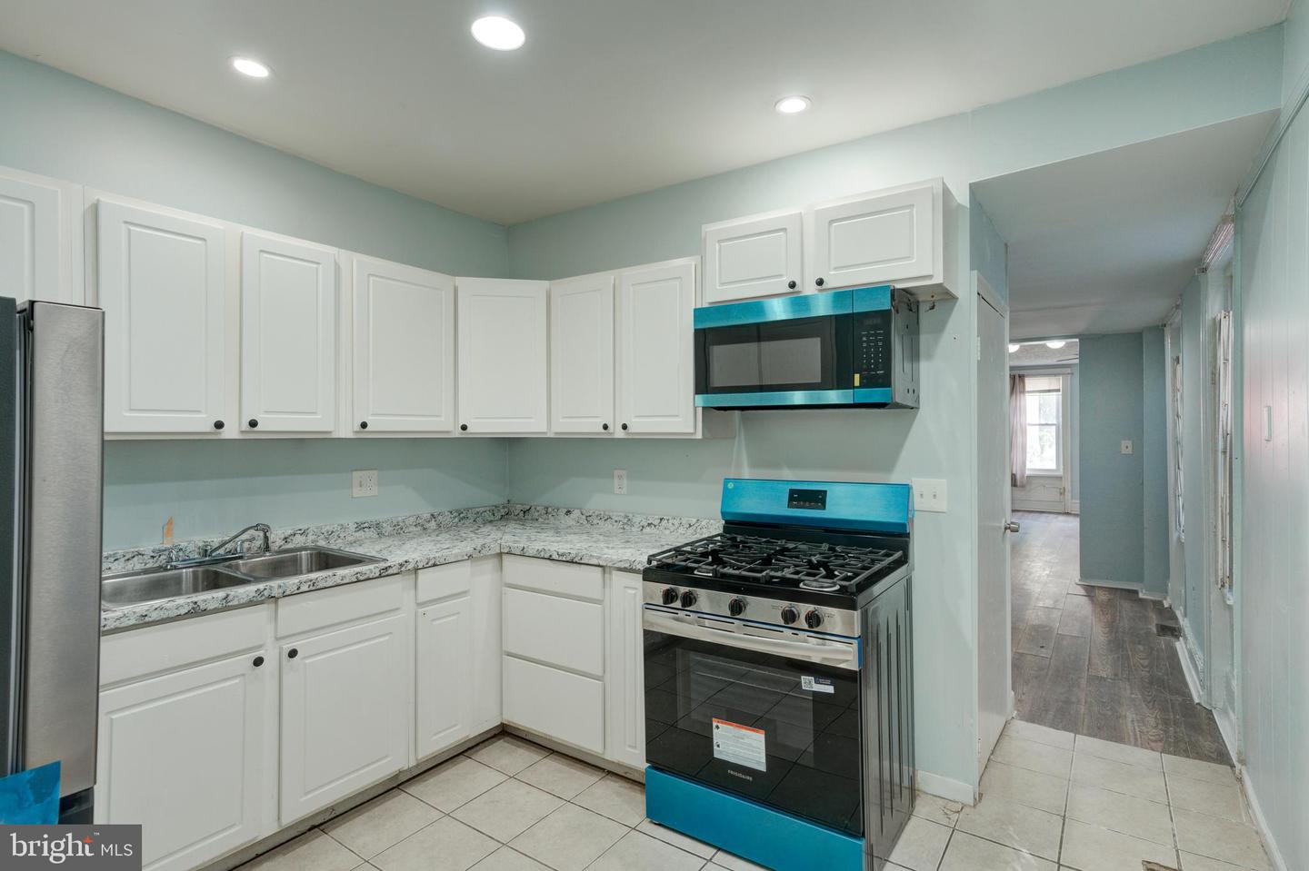 1716 N Willington St Property Photo 11