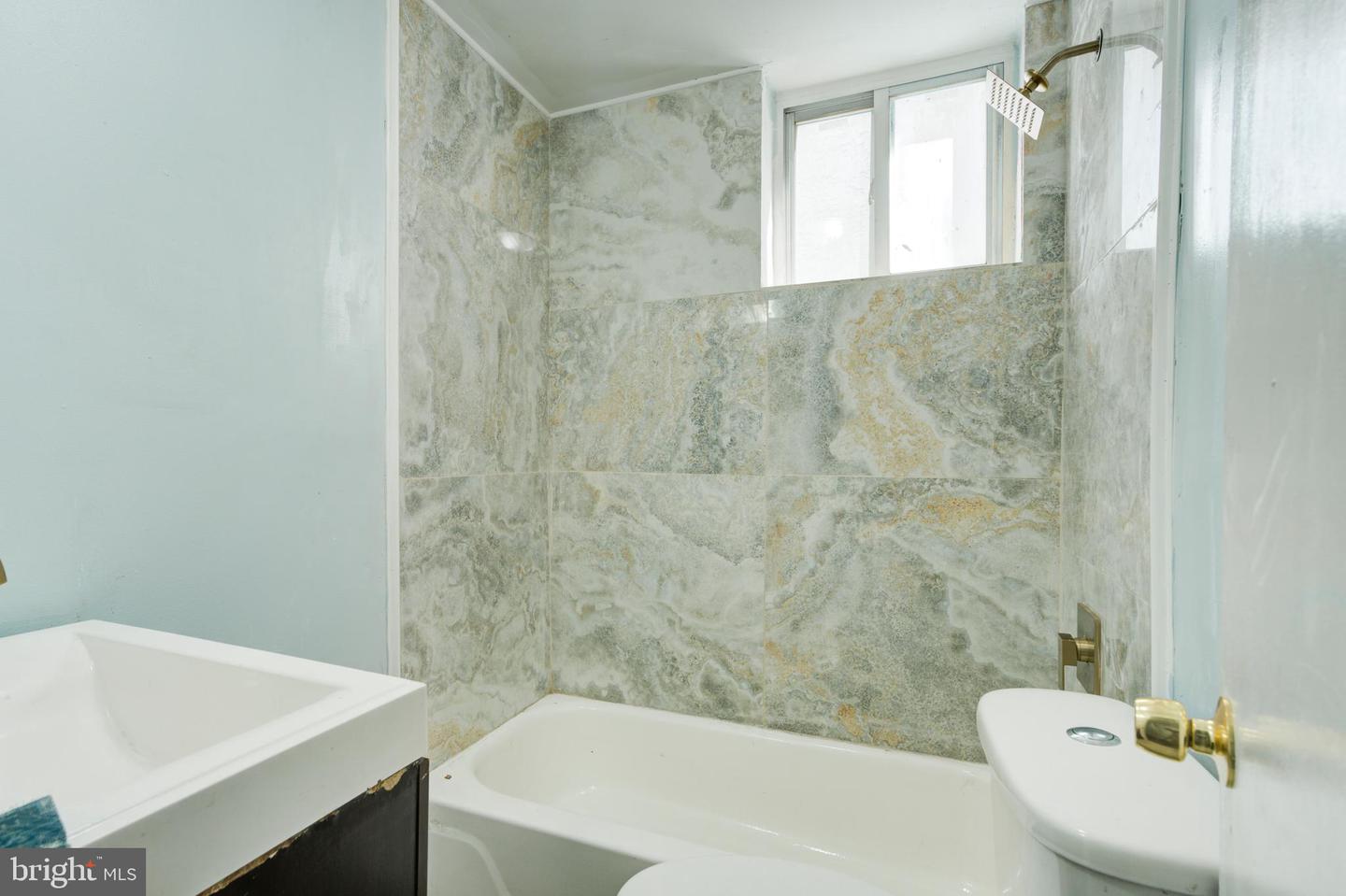 1716 N Willington St Property Photo 14