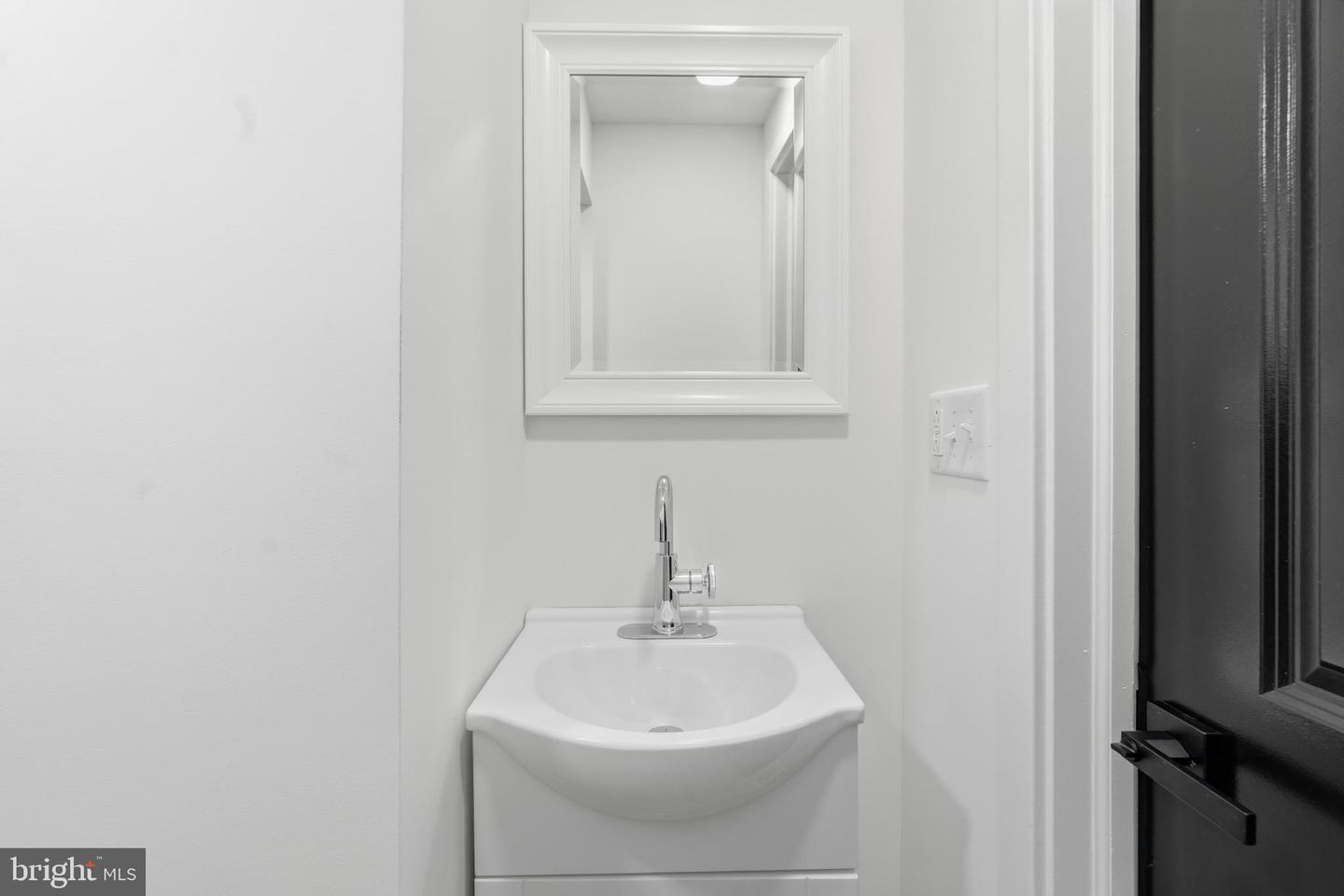1124 Mifflin St Property Photo 14