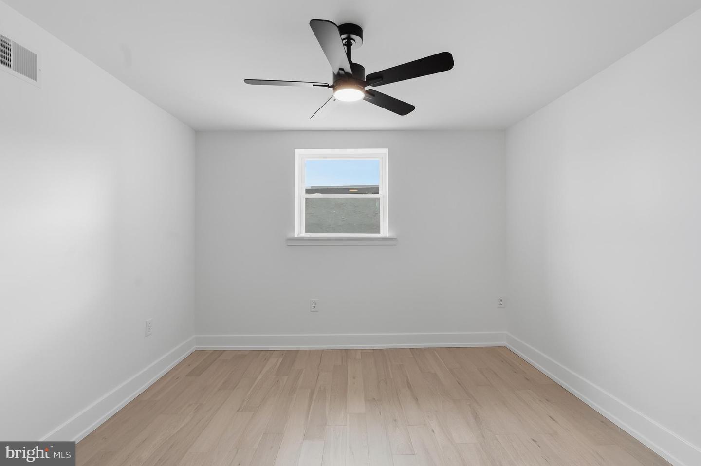 1124 Mifflin St Property Photo 16