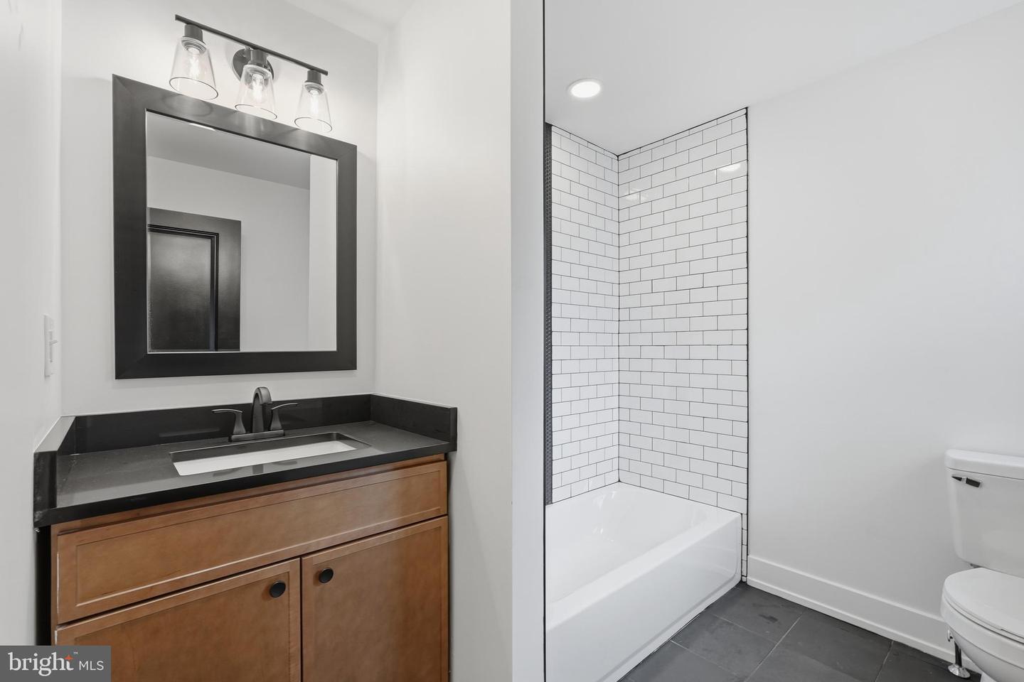 1124 Mifflin St Property Photo 19