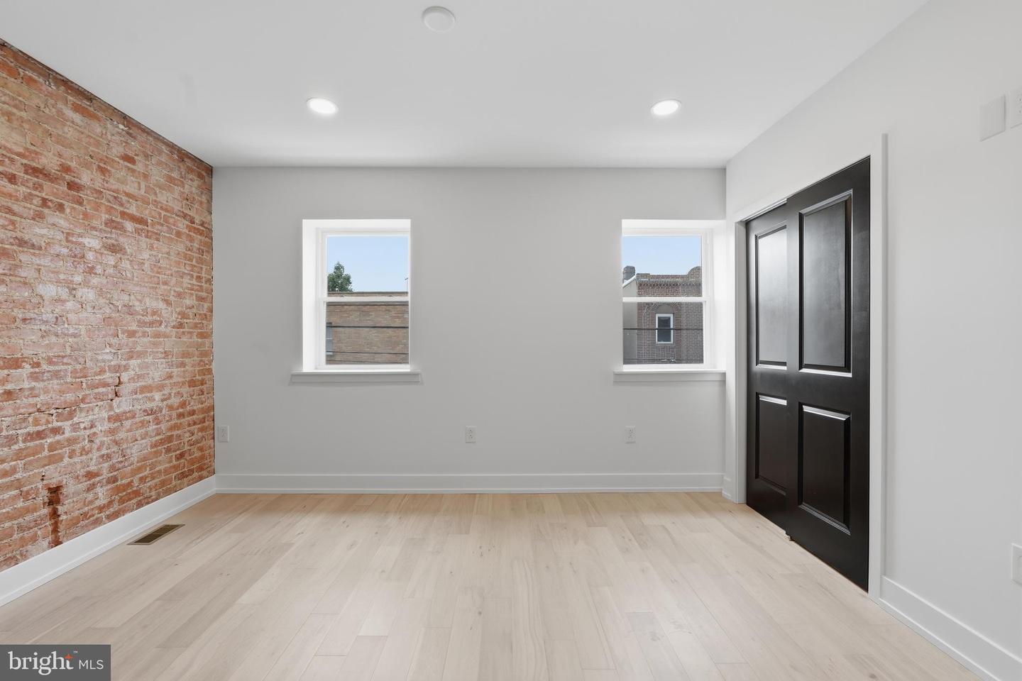 1124 Mifflin St Property Photo 24