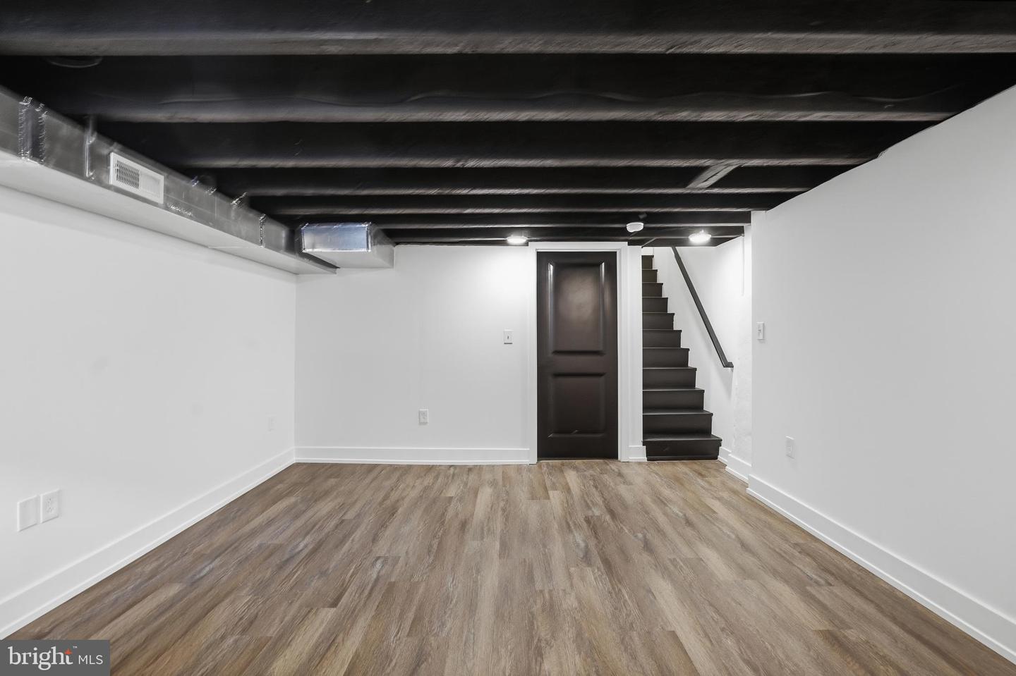 1124 Mifflin St Property Photo 33