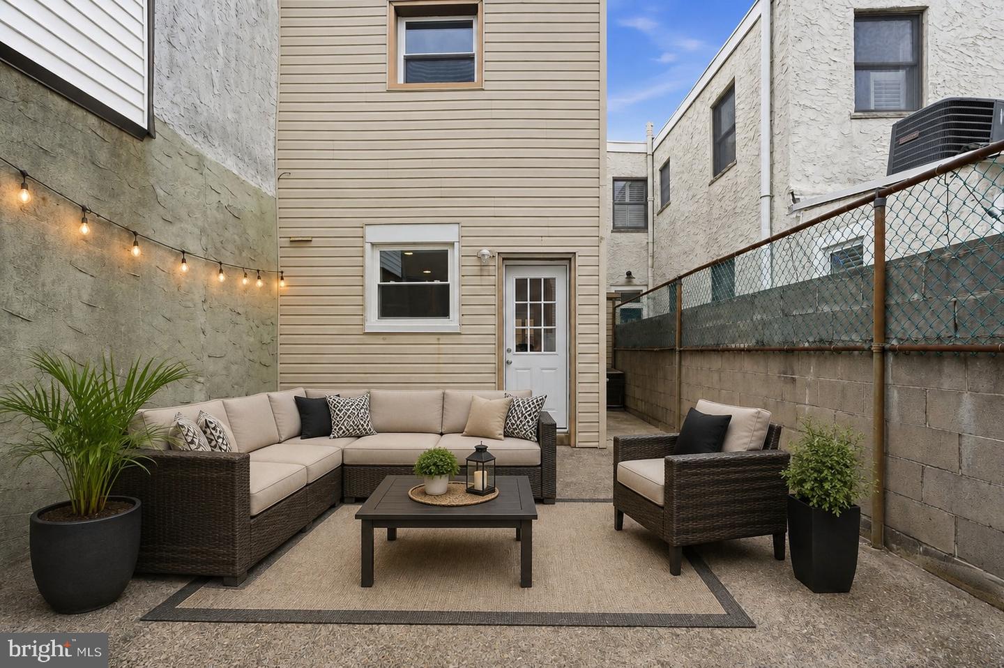 1124 Mifflin St Property Photo 36