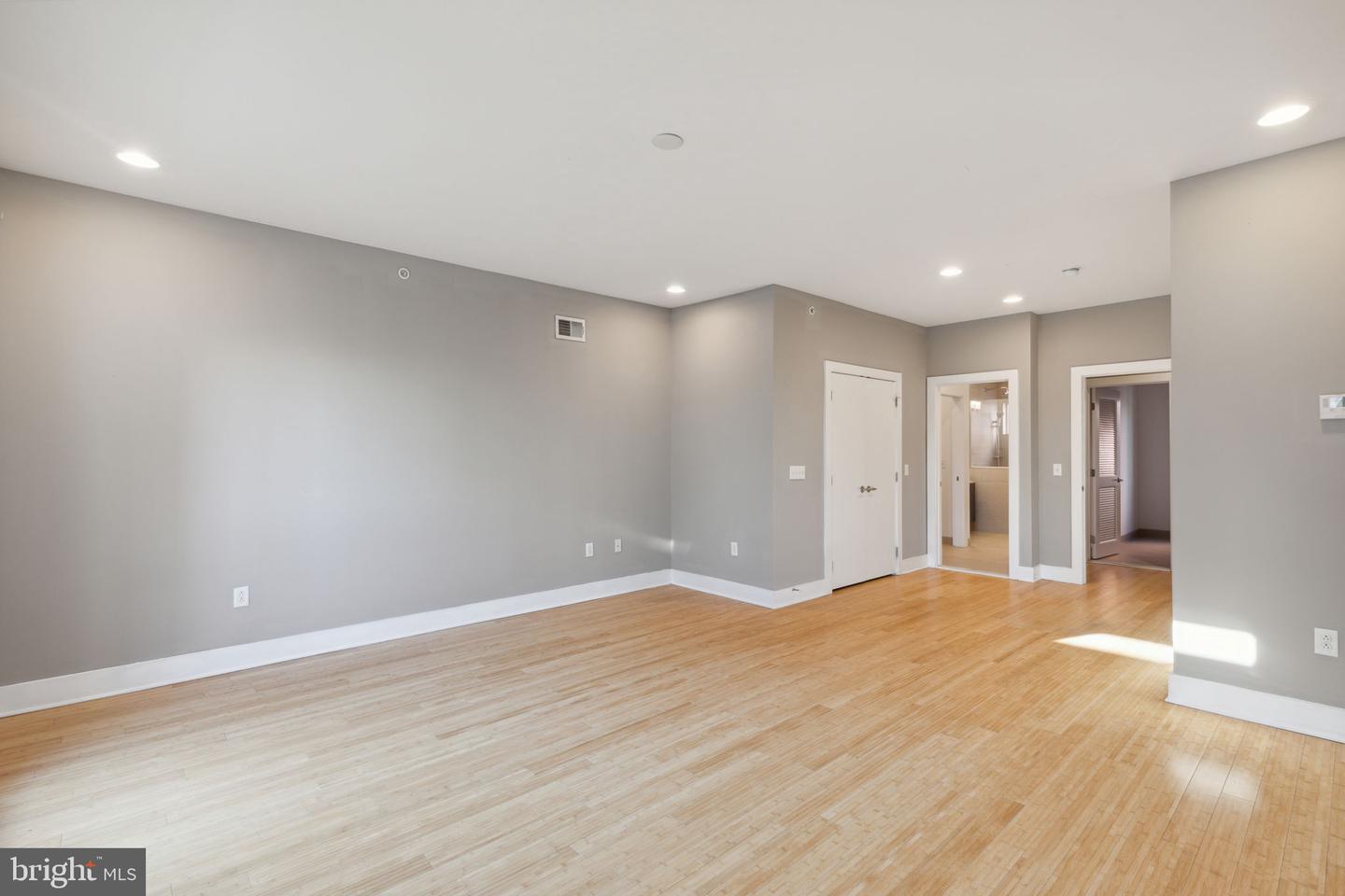 1130 N Front St #a24 Property Photo 36