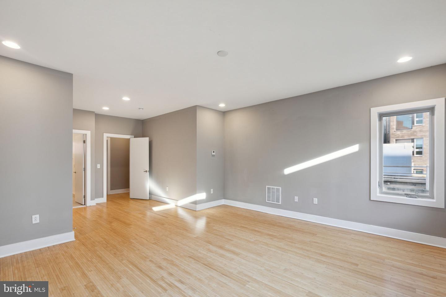 1130 N Front St #a24 Property Photo 37