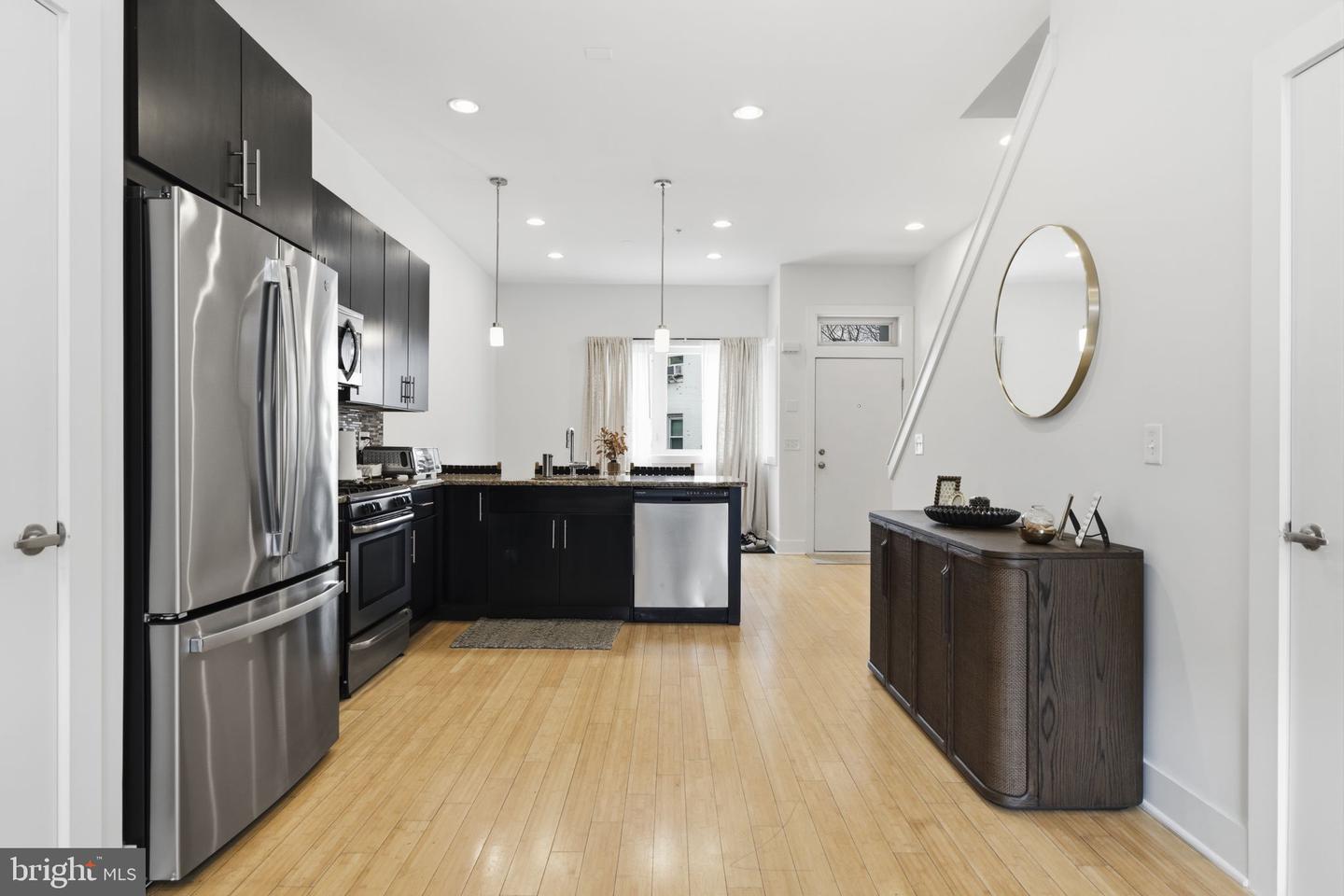 1111 N Howard St Property Photo 6