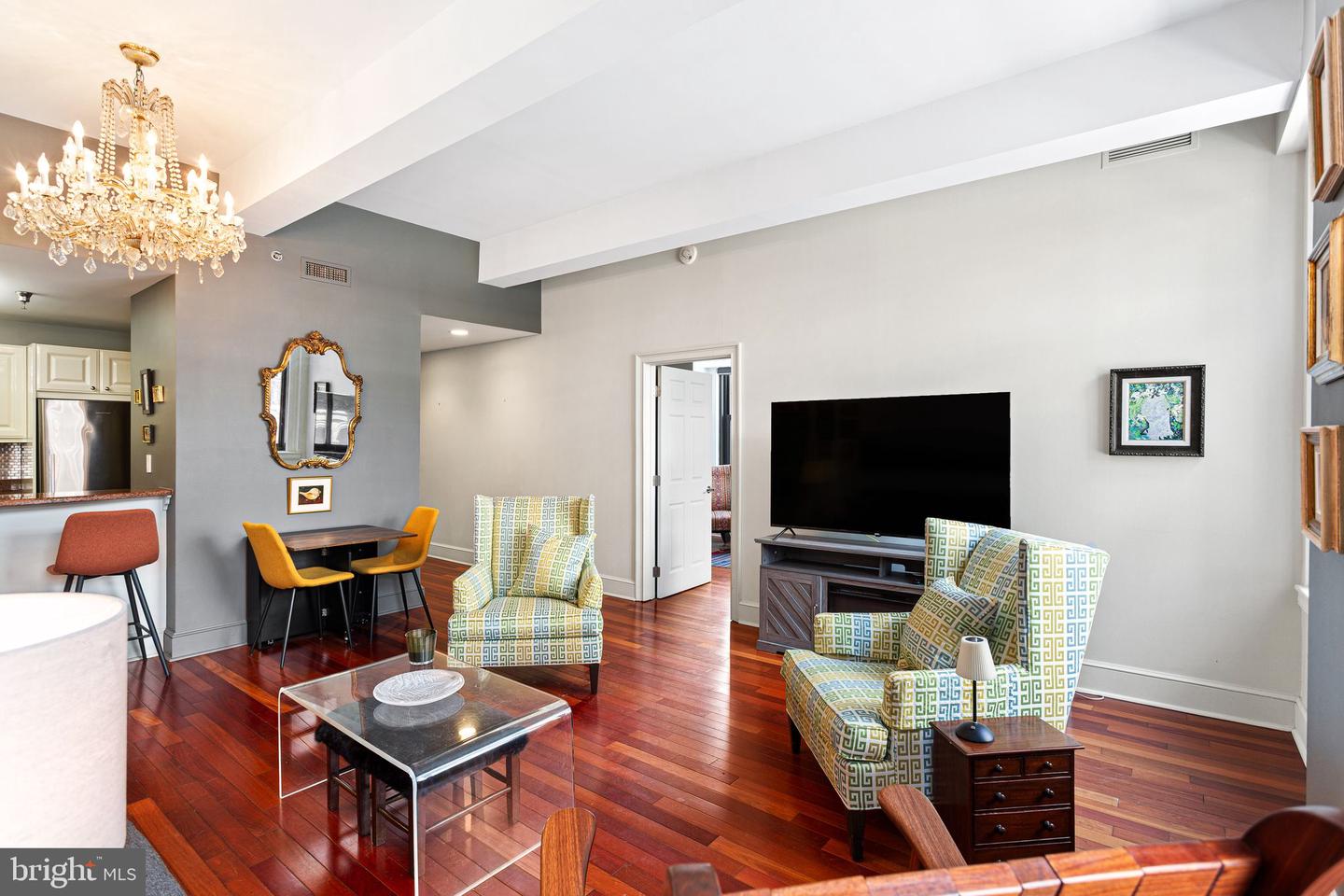 1500 Chestnut St #18h Property Photo 3