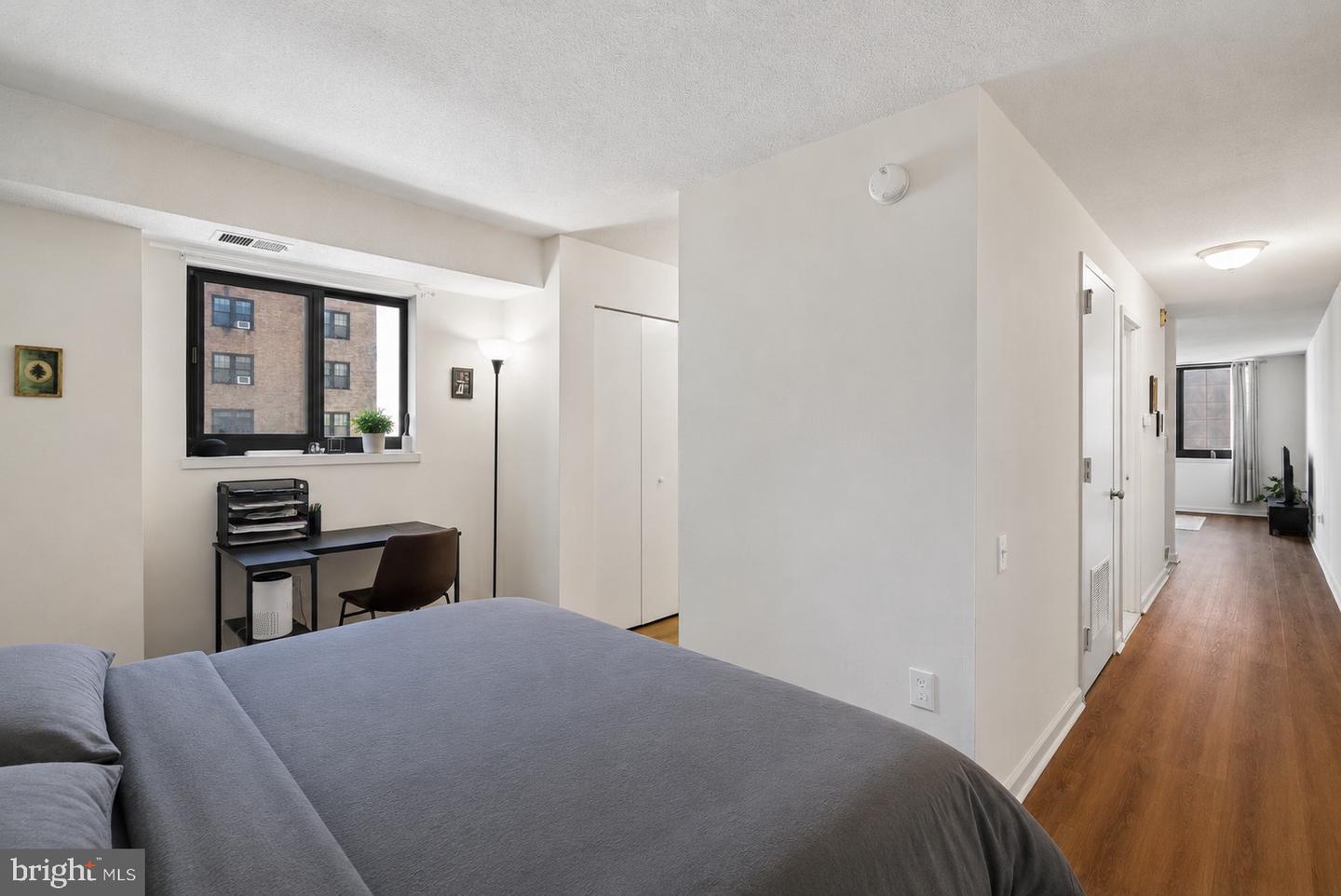 1420 Locust St #8j Property Photo 6