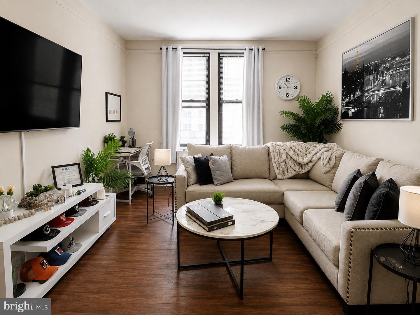 2031 LOCUST ST #305 Property Photo 1