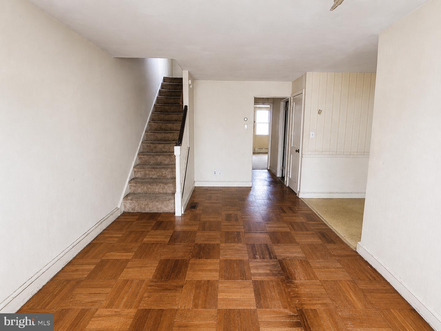 6433 Guyer Ave Property Photo 6