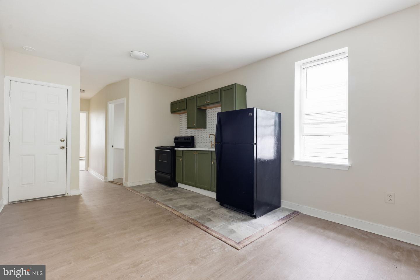 1729 W Venango St Property Photo 3