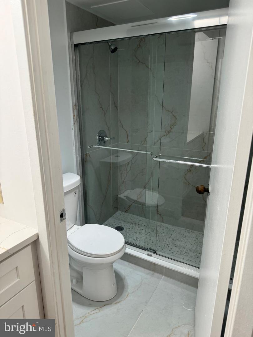 2018-2032 Walnut St #7m Property Photo 10