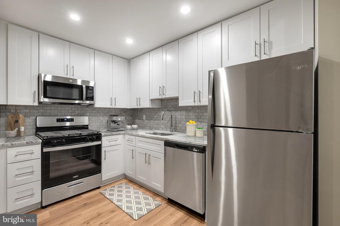 1218 Walnut St #406 Property Photo 2