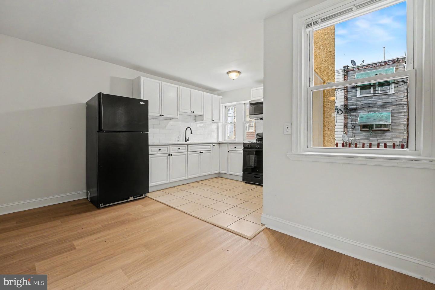 4033 Glendale St Property Photo 11