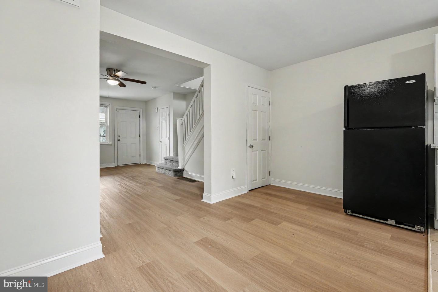 4033 Glendale St Property Photo 12