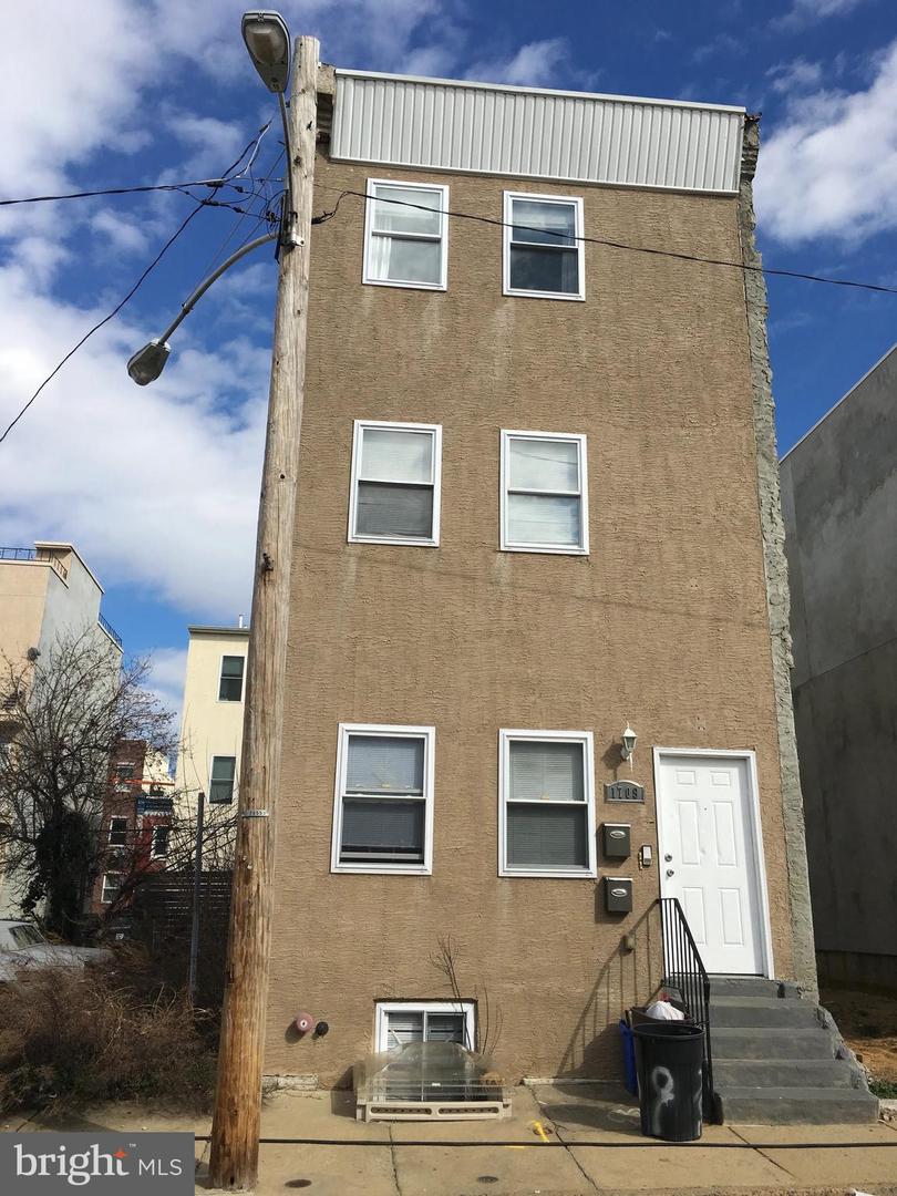 1709 PAGE ST Property Photo 1