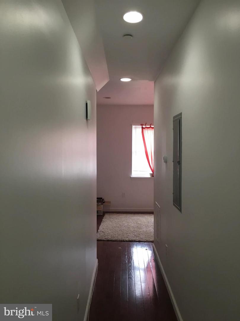 1709 Page St Property Photo 7