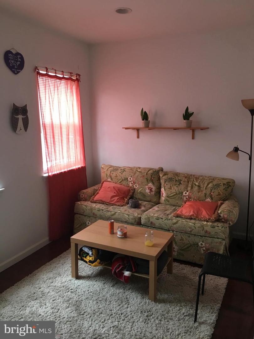 1709 Page St Property Photo 8