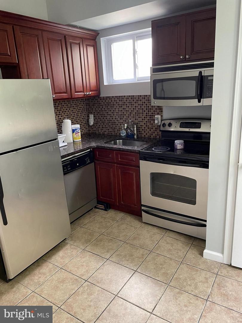 1709 Page St Property Photo 11