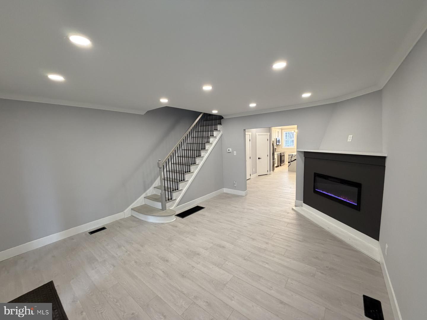 6255 Magnolia St Property Photo 3