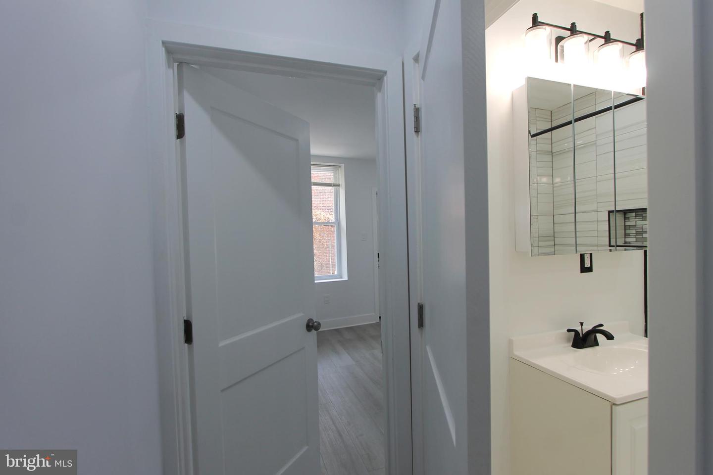 103 E Coulter St #1st Floor Property Photo 14