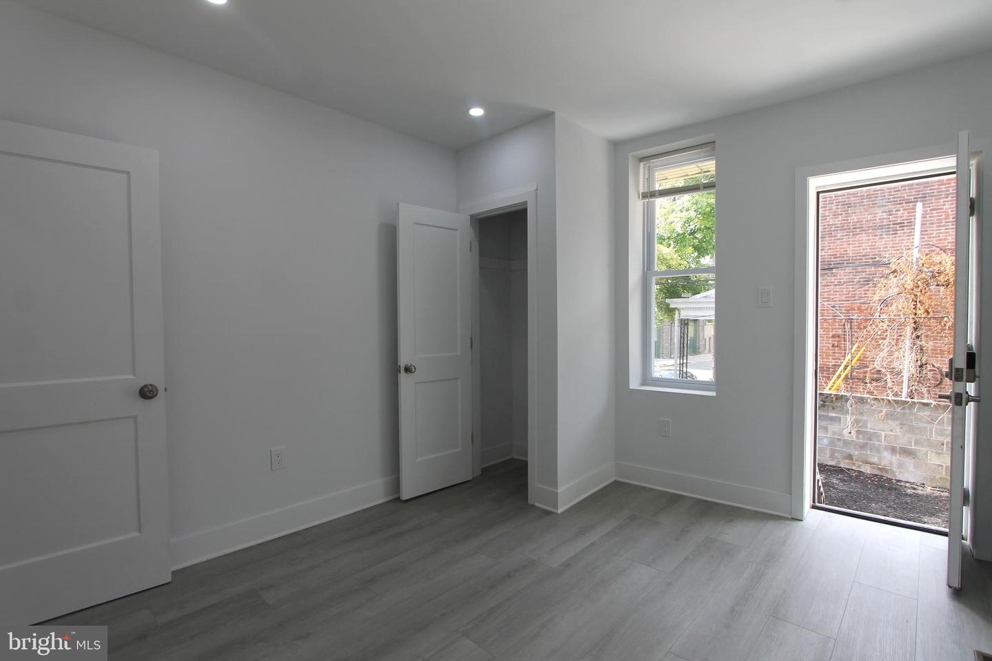 103 E Coulter St #1st Floor Property Photo 16