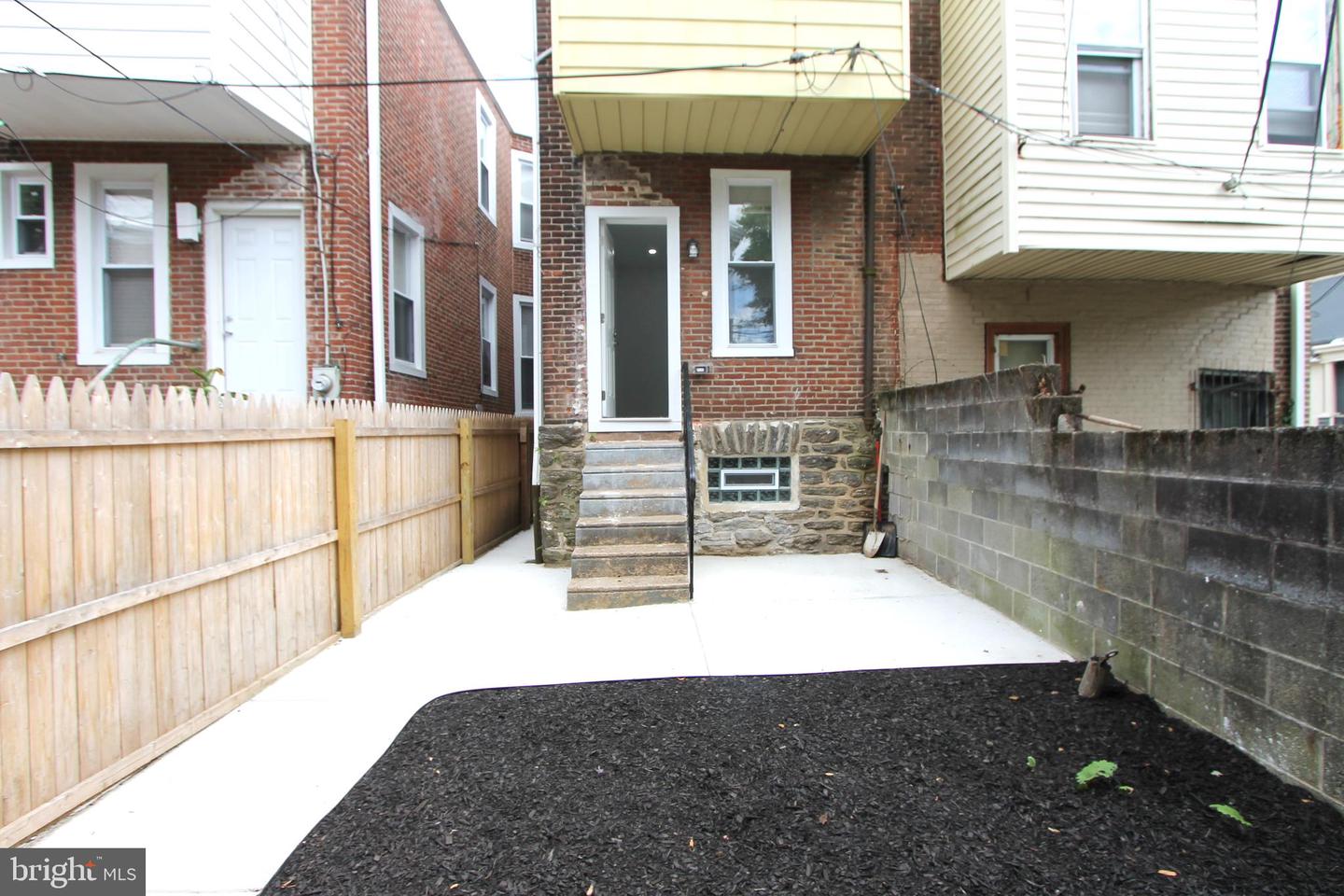 103 E Coulter St #1st Floor Property Photo 18