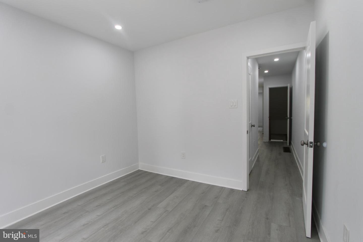103 E Coulter St #1st Floor Property Photo 20
