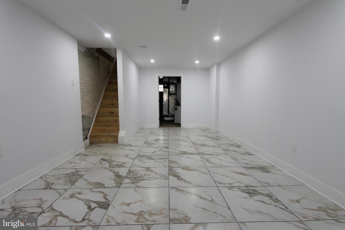 103 E Coulter St #1st Floor Property Photo 22