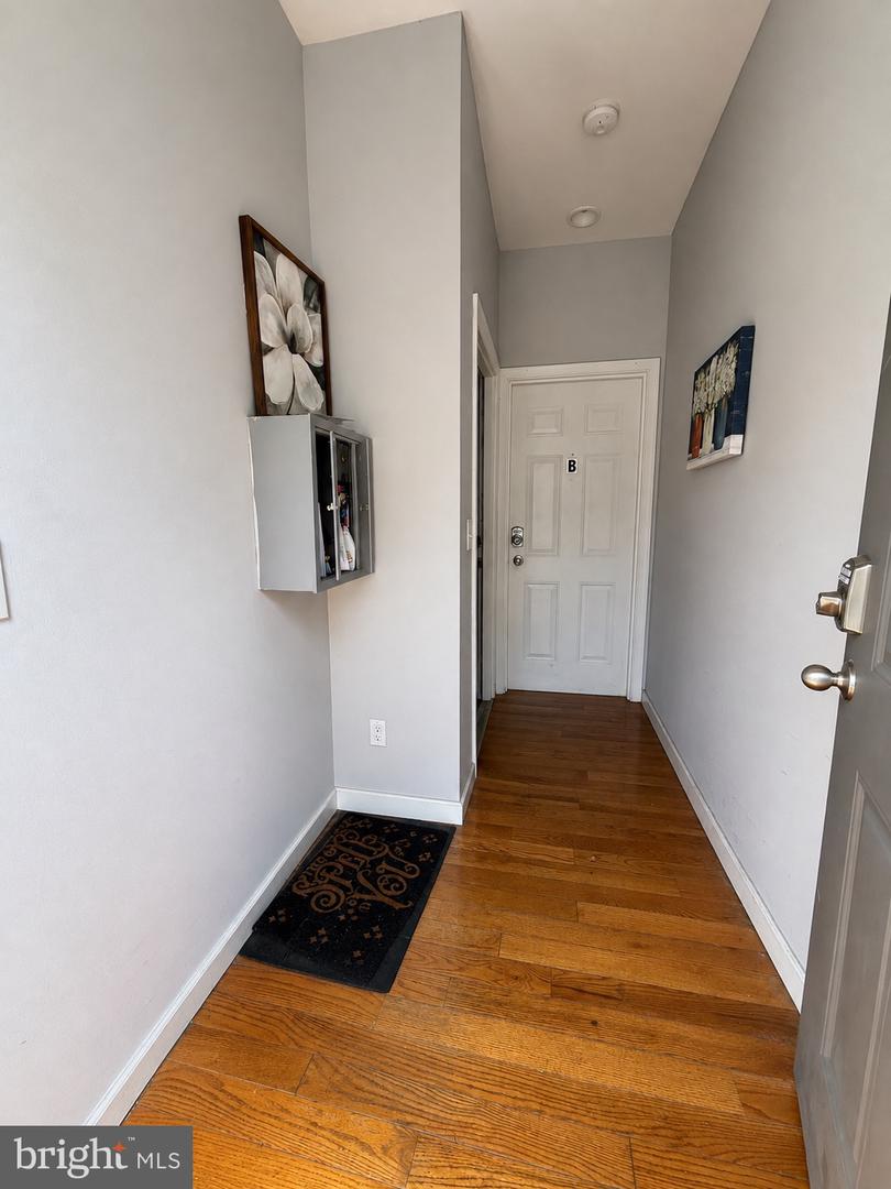 1725 W Berks St #a Property Photo 4