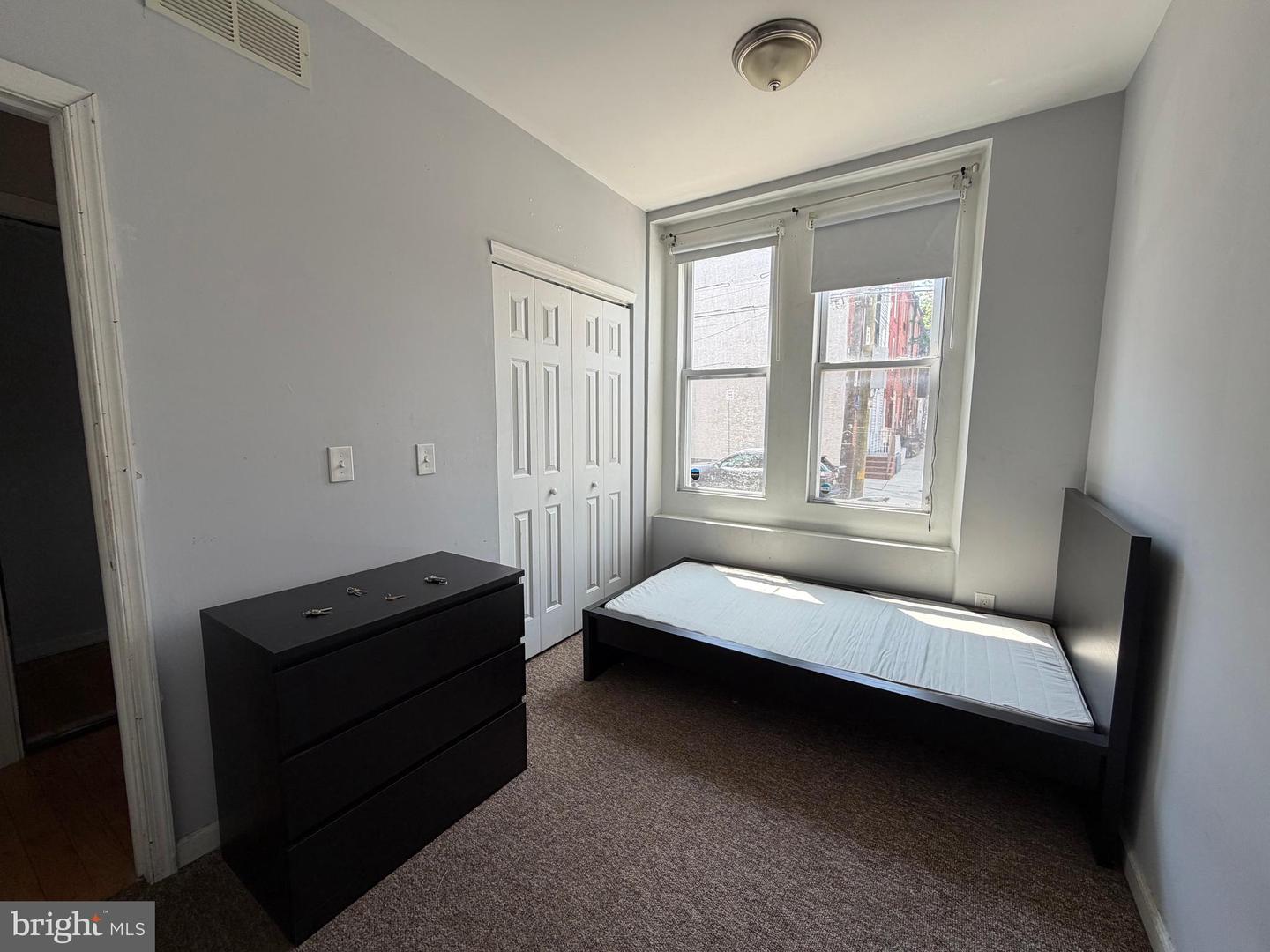 1725 W Berks St #a Property Photo 7