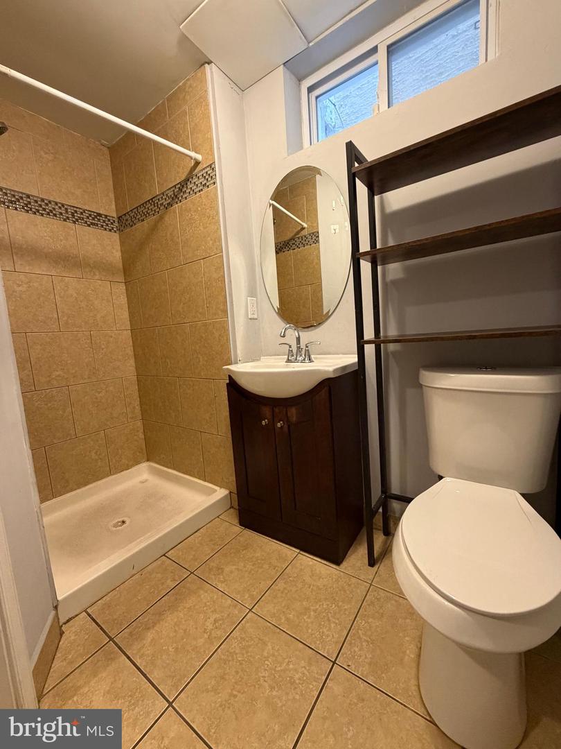 1725 W Berks St #a Property Photo 8