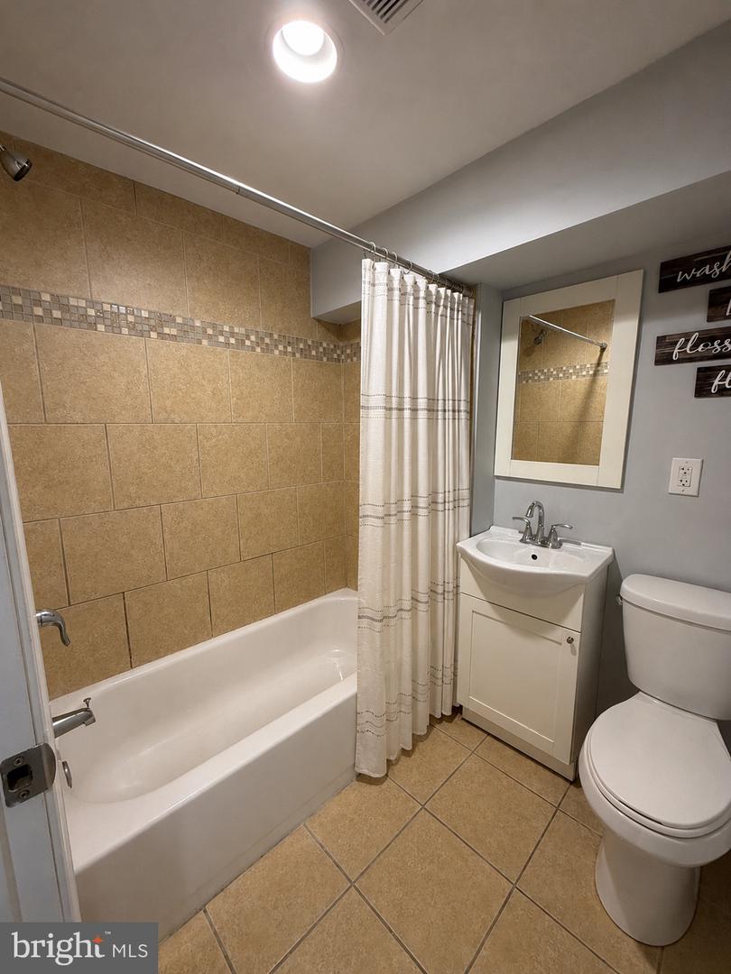 1725 W Berks St #a Property Photo 9