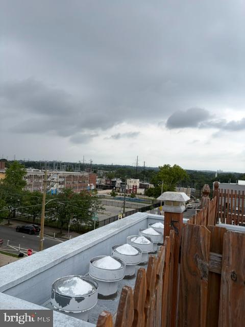 667 N 35th St Property Photo 15
