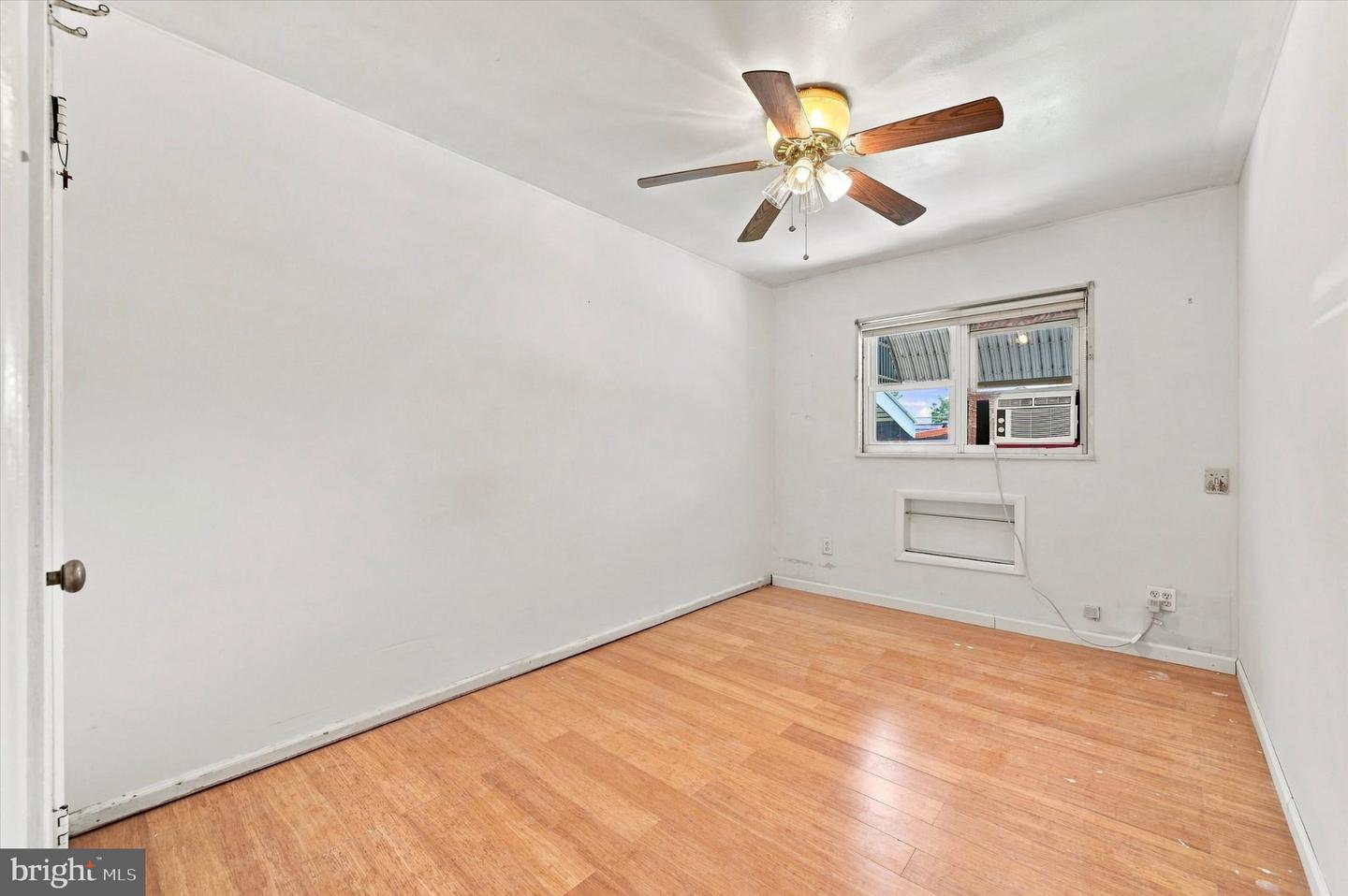 2240 S 56th St Property Photo 5