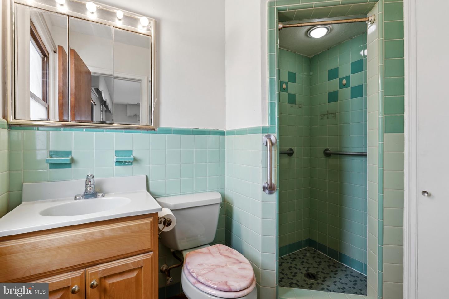 8027 Narvon St Property Photo 28