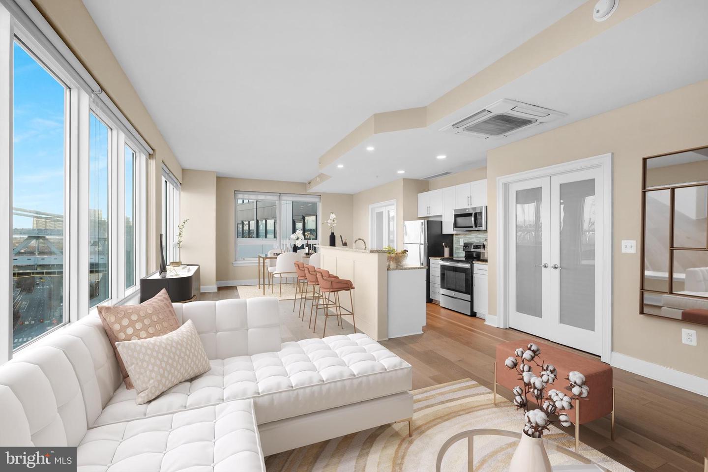 235 N Columbus Blvd #1019 Property Photo 3