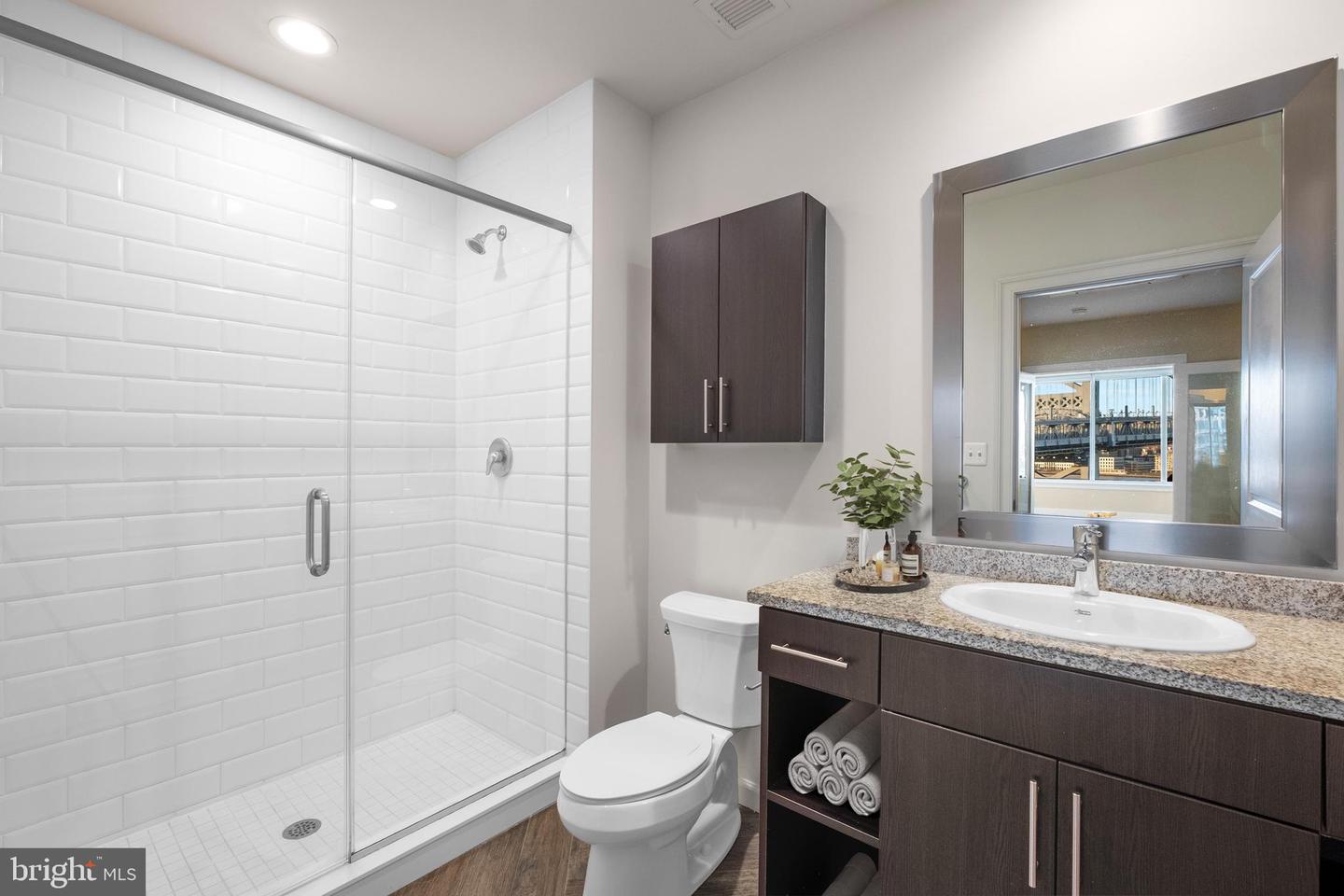 235 N Columbus Blvd #1019 Property Photo 8