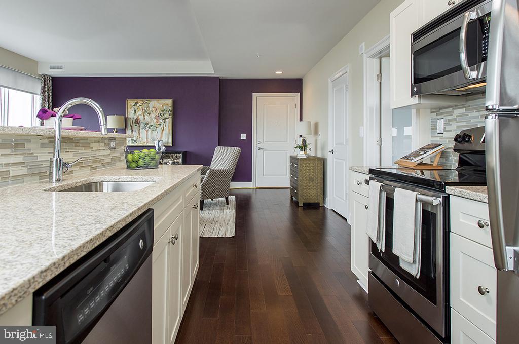 235 N Columbus Blvd #1019 Property Photo 51