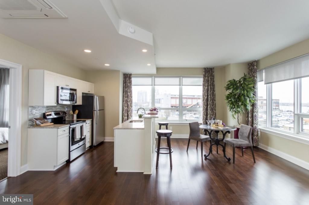 235 N Columbus Blvd #1019 Property Photo 52
