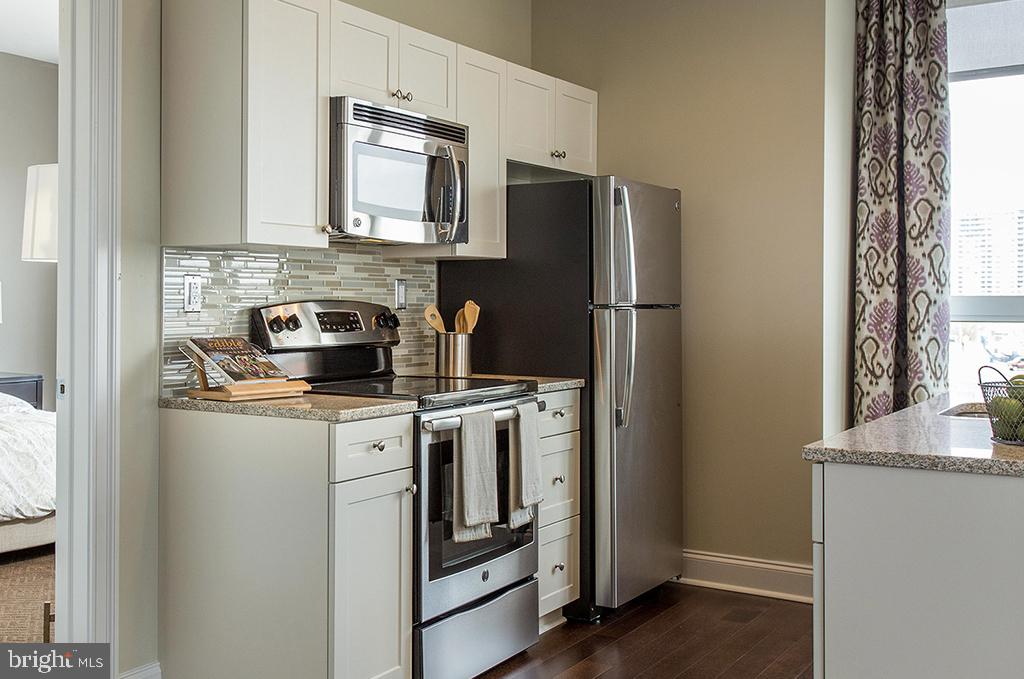 235 N Columbus Blvd #1019 Property Photo 53