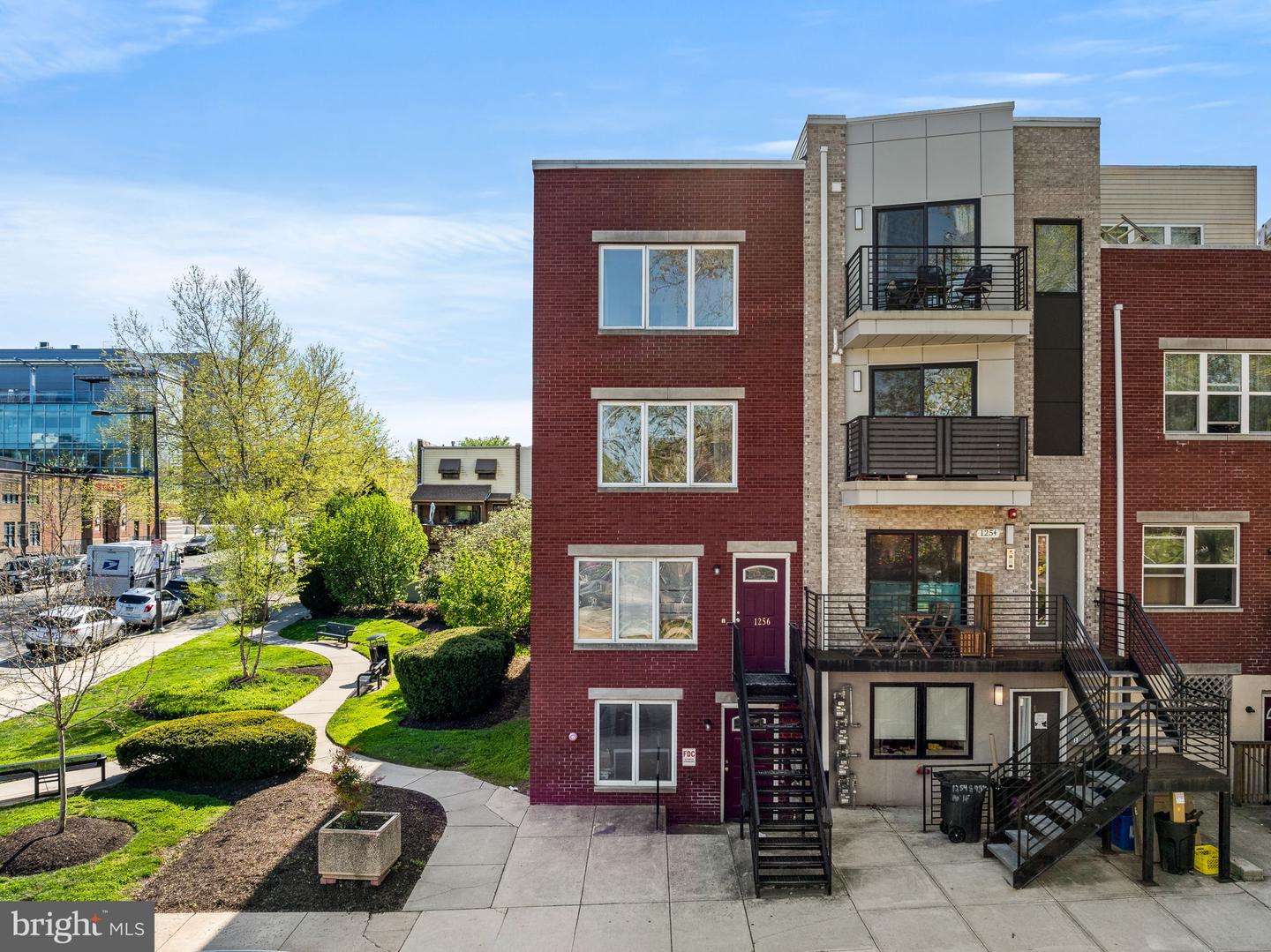 1216 S 45TH ST #B Property Photo 1