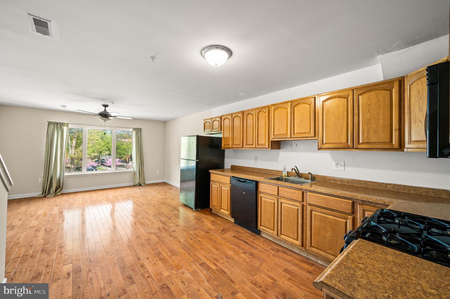 1216 S 45th St #b Property Photo 2