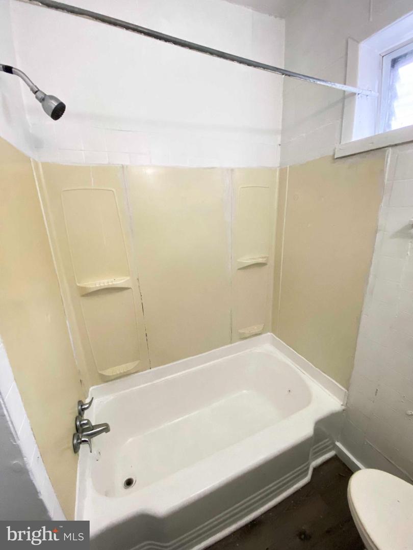 819 E Allegheny Ave #2nd Floor Property Photo 13
