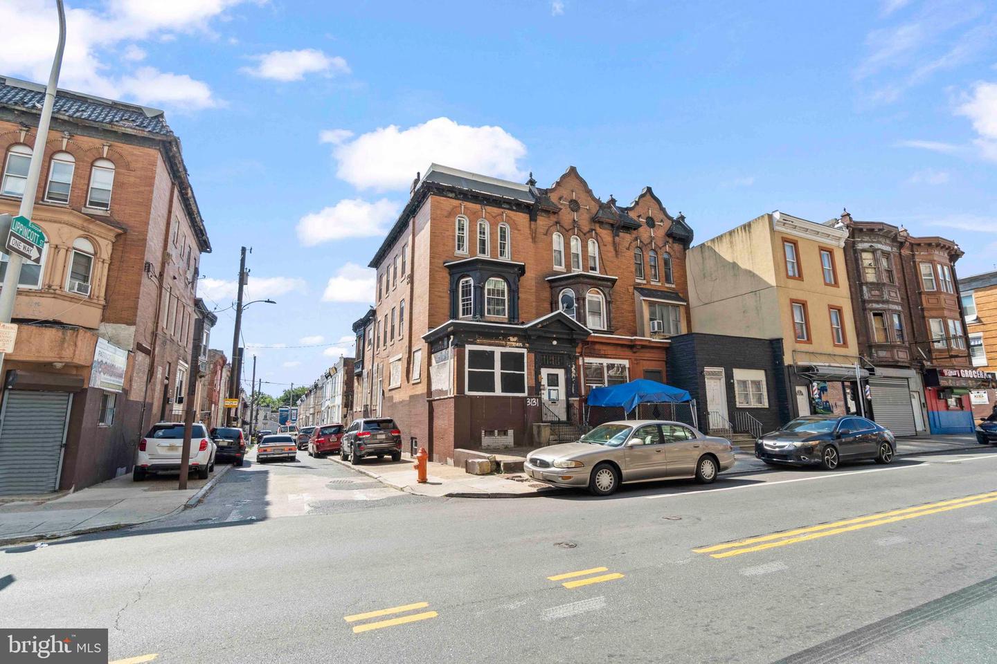 3131 FRANKFORD AVE Property Photo 1