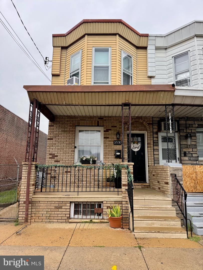 3530 Mercer St Property Photo 1